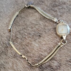 Bulova - Vintage 1960's Women's Bulova Wrist Watch 10K GF